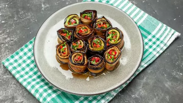 Баклажанные рулеты с фаршем на шампурах: рецепт вкусной закуски