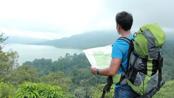 Как путешествовать экологично: туристам дали полезные советы