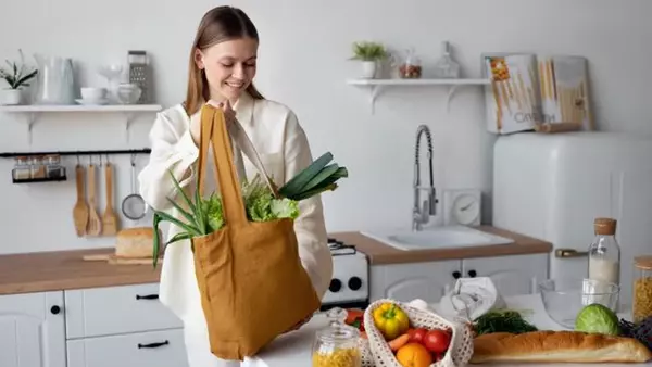 Полезны для сосудов, волос и кожи: какие продукты должны быть в рационе женщин