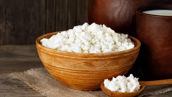 Как ежедневное поедание творога влияет на ваш холестерин: доктор озвучил важные нюансы