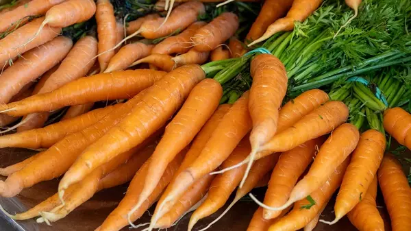 Забудьте о семенах: лайфхак, как посадить морковь