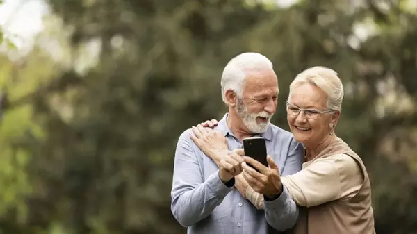 Как дольше быть молодыми: эксперт назвала 6 «ловушек», которые подстерегают людей после 60