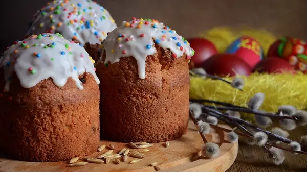 Сырная паска с жидкой начинкой: интересный пасхальный рецепт