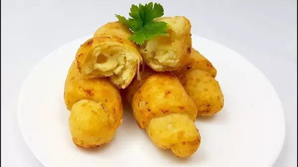 Картофельные рогалики с сыром: рецепт оригинальной закуски