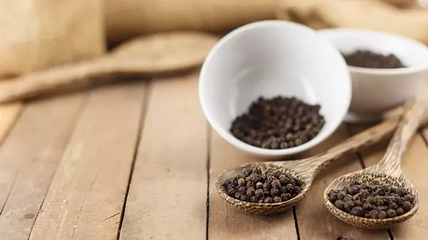 Как черный перец влияет на сердце: диетологи назвали 4 удивительных свойства этой специи