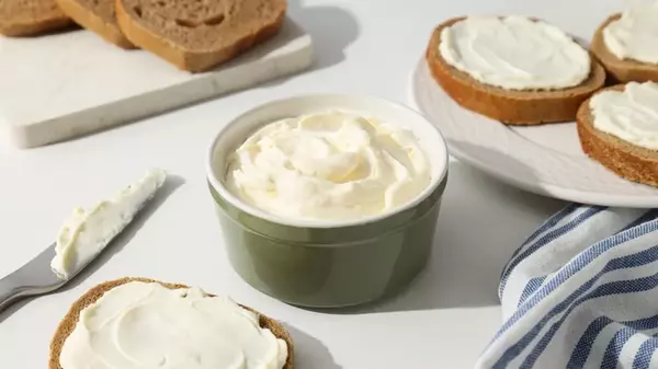 Нежный и без лишних добавок: как приготовить домашний сливочный сыр