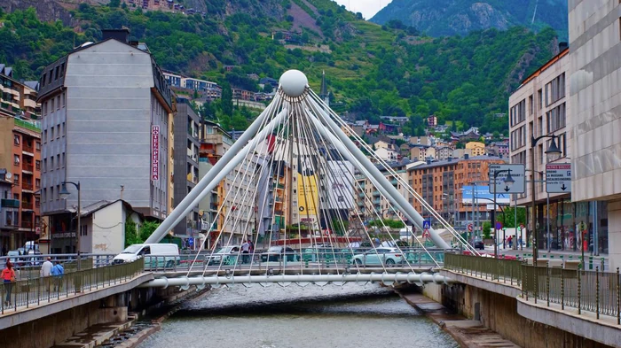 Названа самая маленькая столица Европы: в ней нет даже аэропорта