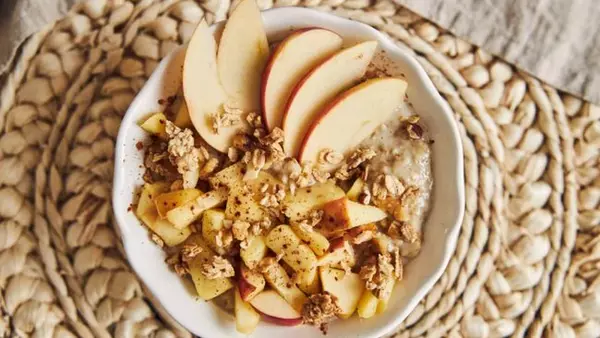 Овсянка по-новому от Джейми Оливера: необычный рецепт с корицей