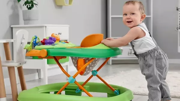 Ходунки для детей: действительно ли они нужны и чем могут навредить здоровью