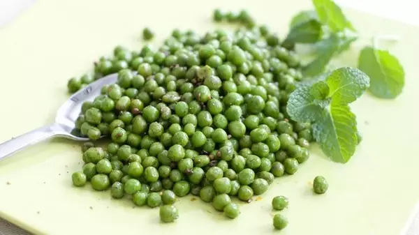 Свежий зеленый горошек: зачем его употреблять и есть ли от него какая-то польза для организма