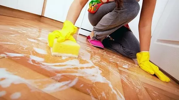 Это испортит ваш пол: ошибки, которые каждый из нас может допустить во время уборки