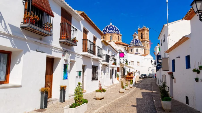 Вкуснейшая еда и сказочные пляжи: где лучше отдохнуть в Испании этим летом