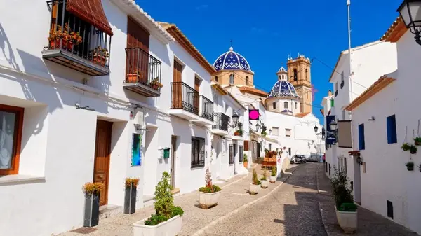 Вкуснейшая еда и сказочные пляжи: где лучше отдохнуть в Испании этим летом