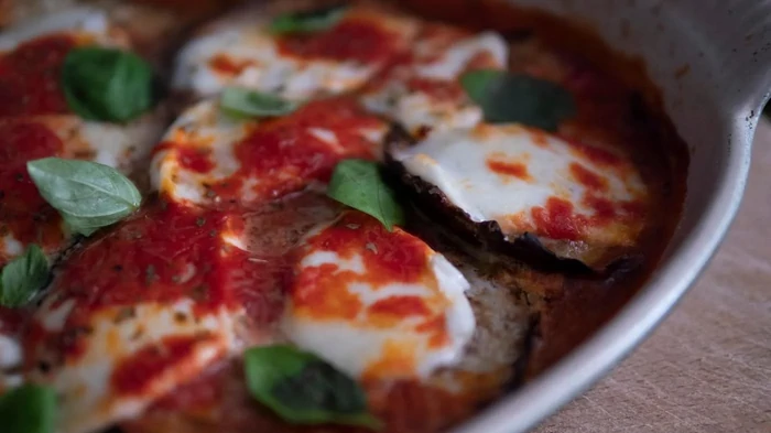 Как вкусно приготовить баклажаны: легкий вариант итальянской классики