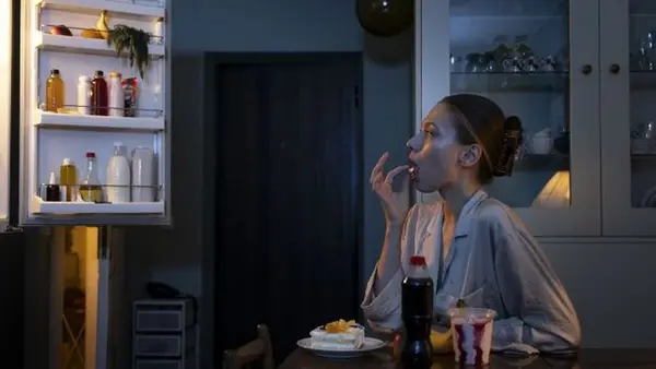 Вот, что будет с вами, если вы едите ночью: шокирующие результаты исследования