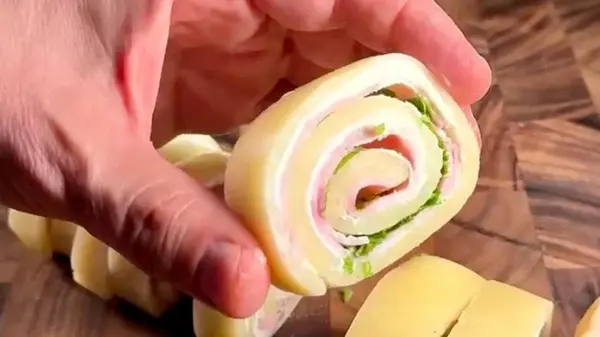 Сырные роллы с салями: интересный рецепт закуски