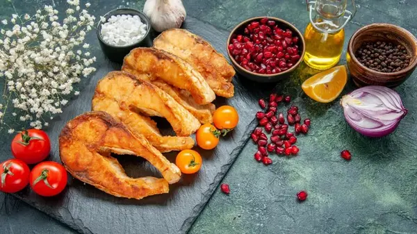 Как пожарить рыбу без муки и получить хрустящую золотистую корочку