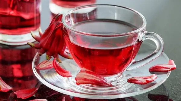 Может снизить давление не хуже лекарств: диетолог назвала чай, полезный для гипертоников