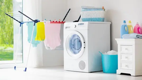 Где лучше сушить вещи летом: балкон — не всегда лучший выбор