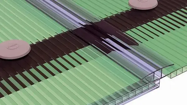 Особливості монтажу полікарбонатних конструкцій: що потрібно знати?