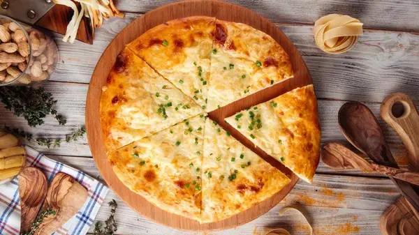 Без замеса и духовки: хачапури с творогом