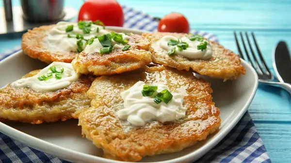 Вкуснейшие хрустящие драники: как приготовить лакомое блюдо