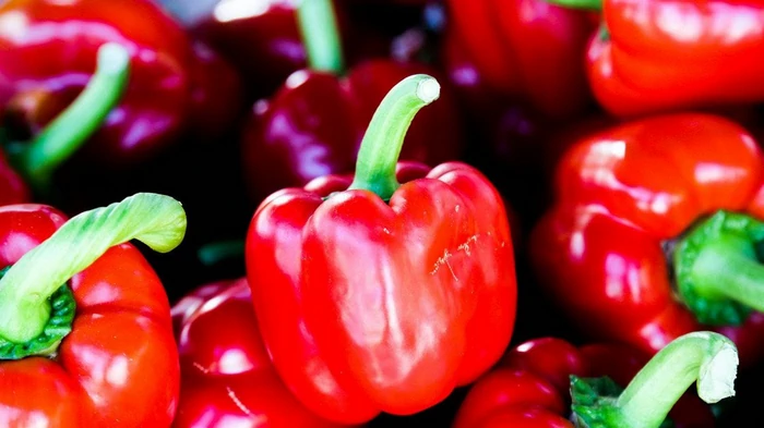 Собираете урожай перцев вплоть до октября: в июле подживите растение действенным коктейлем