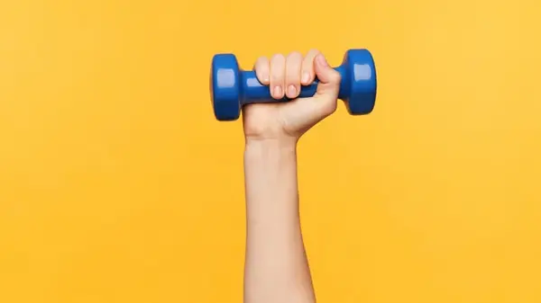 Сжигают жир, а не мышцы: тренер назвал 7 продуктов, которые стоит употреблять