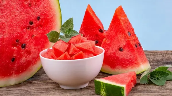 Арбузы с таким признаком покупать нельзя: они безвкусные и водянистые