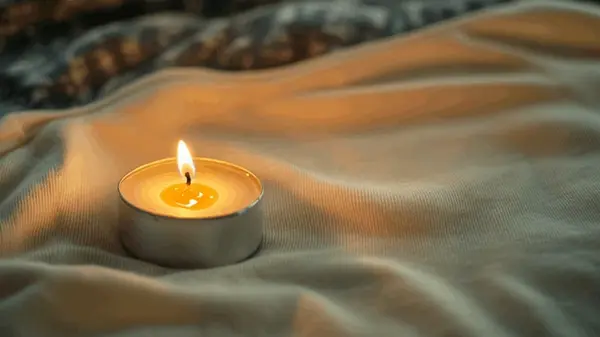 Это действительно работает: как убрать воск из одежды, чтобы не осталось следов