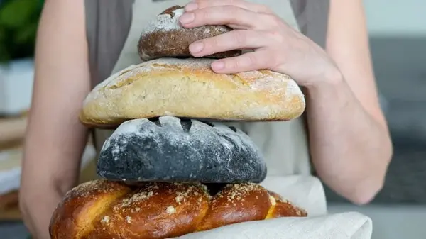 Как сохранить хлеб свежим в течение недели: один простой трюк, работающий лучше, чем хлебница