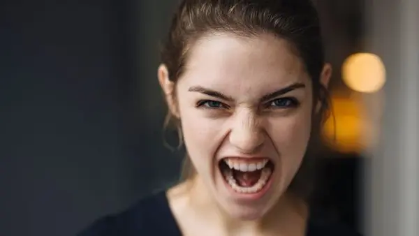 Ломают психику и «гниют» внутри. Почему нельзя подавлять эмоции?