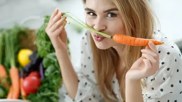 Диетолог назвала 11 продуктов, которые помогают похудеть в животе