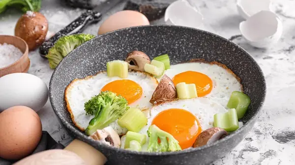 Яйца не виноваты: что на самом деле повышает уровень холестерина в крови