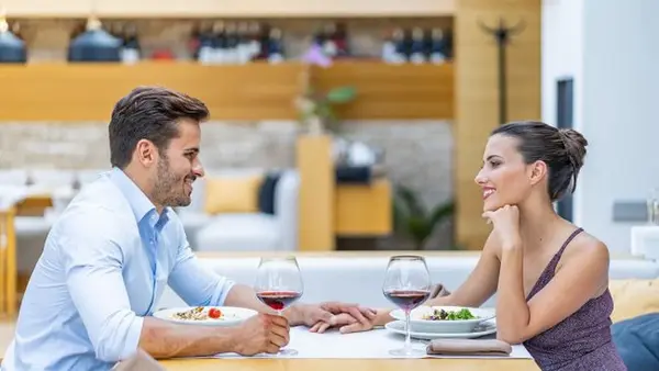 5 тем, которые испортят даже идеальное свидание: о чем говорить не стоит