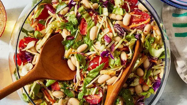 Салат из помидоров и фасоли: простой рецепт