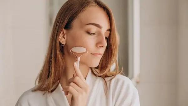 Массаж гуаша дома: три секретных движения, которые заменят салонные процедуры