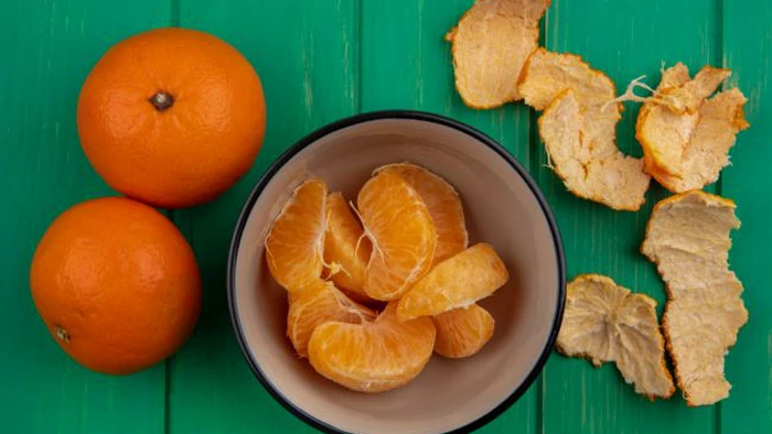 Все их всегда выбрасывают: топ-3 способа, как можно есть апельсиновые шкурки