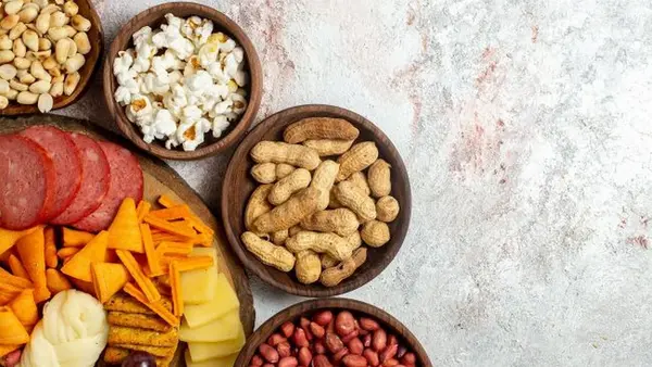 Этот ежедневный перекус может продлить молодость: что выяснили ученые