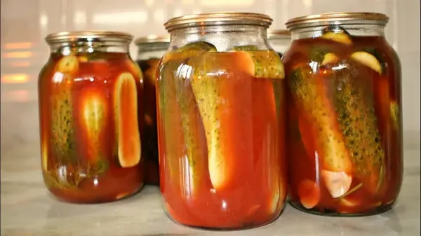 Как закрыть огурцы в кетчупе чили на зиму