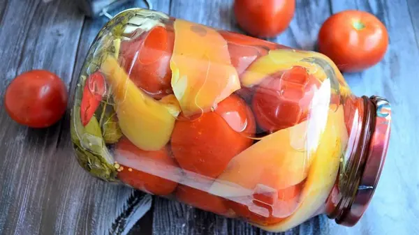 Маринованные помидоры с перцем на зиму: самый простой и вкусный рецепт