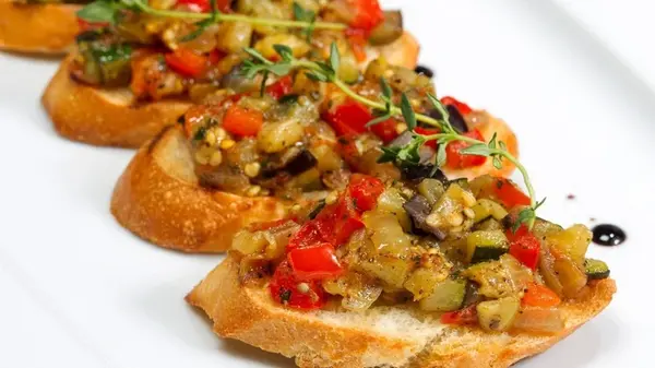 Закуска из баклажанов и перцев: простой рецепт