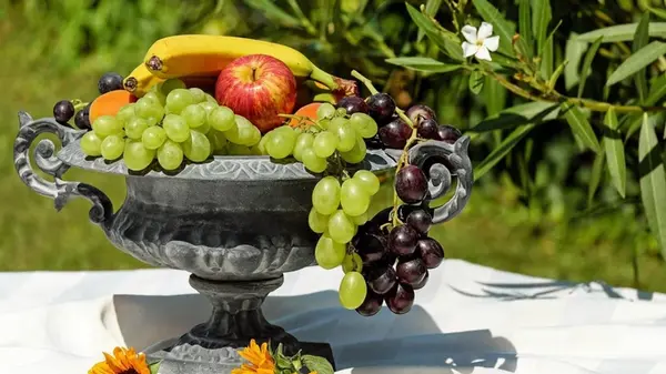 Яблоки или бананы: диетолог рассказал, какой из этих фруктов полезнее