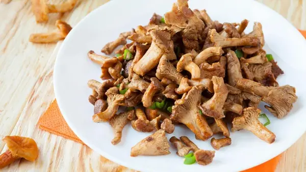 Многие жарят лисички неправильно: вот лучший способ убрать горечь