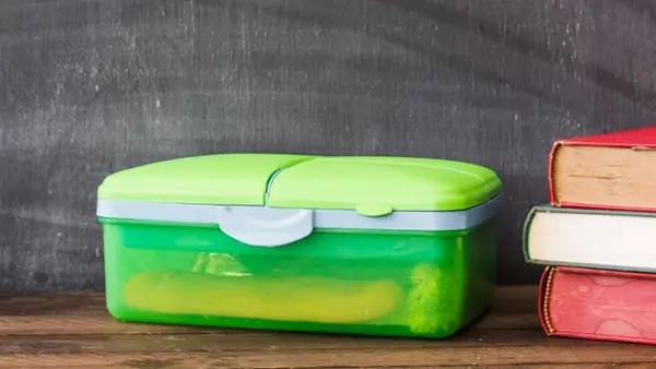 5 признаков, что пора выбросить пластиковые контейнеры для еды: проверьте свои!