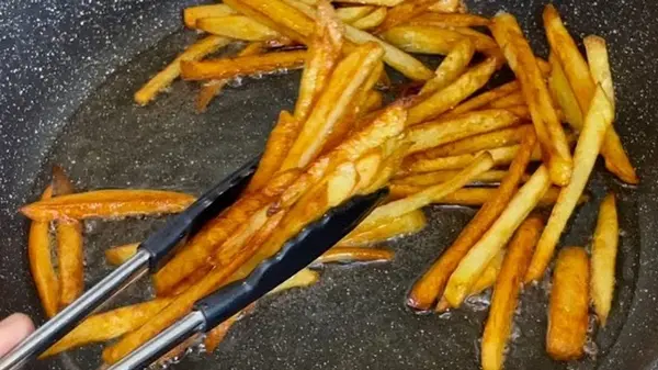 Как приготовить идеальный картофель фри: почему он не хрустит и как это исправить
