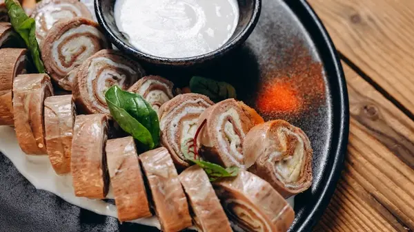 Печеночный рулет из куриной печени: рецепт оригинальной закуски