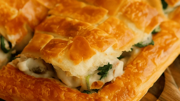 Пирог с курицей, грибами и шпинатом: рецепт вкусной выпечки