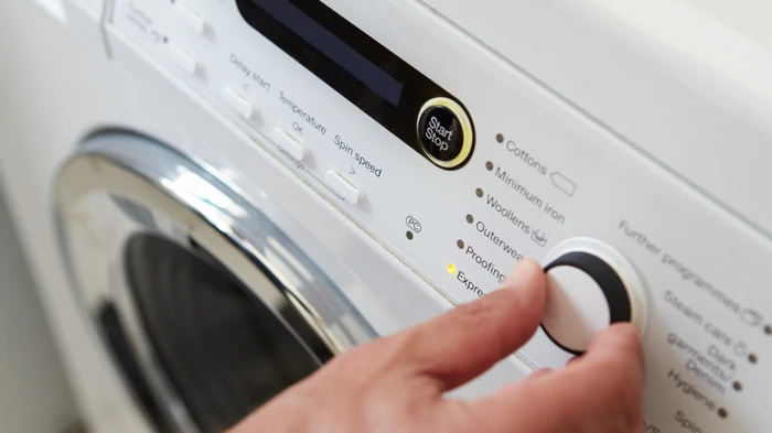 Какой режим стирки действительно экономит деньги и время: скрытые секреты вашей машинки