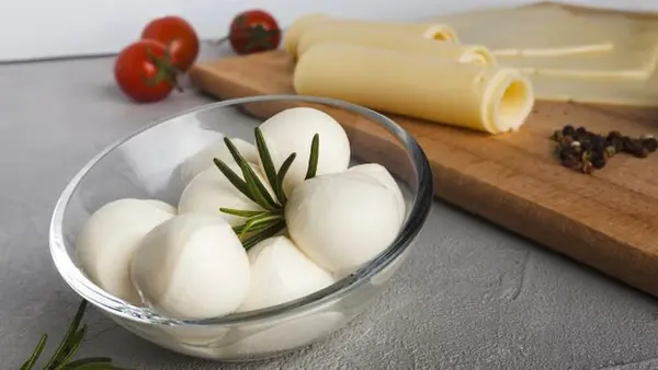 Не выливайте воду из моцареллы. Вот для чего она нужна